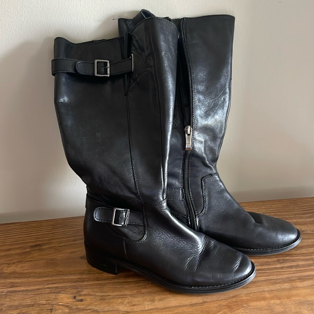 Women’s leather boots